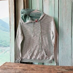 No Boundaries Light Green Striped Hoodie Sweater Size L